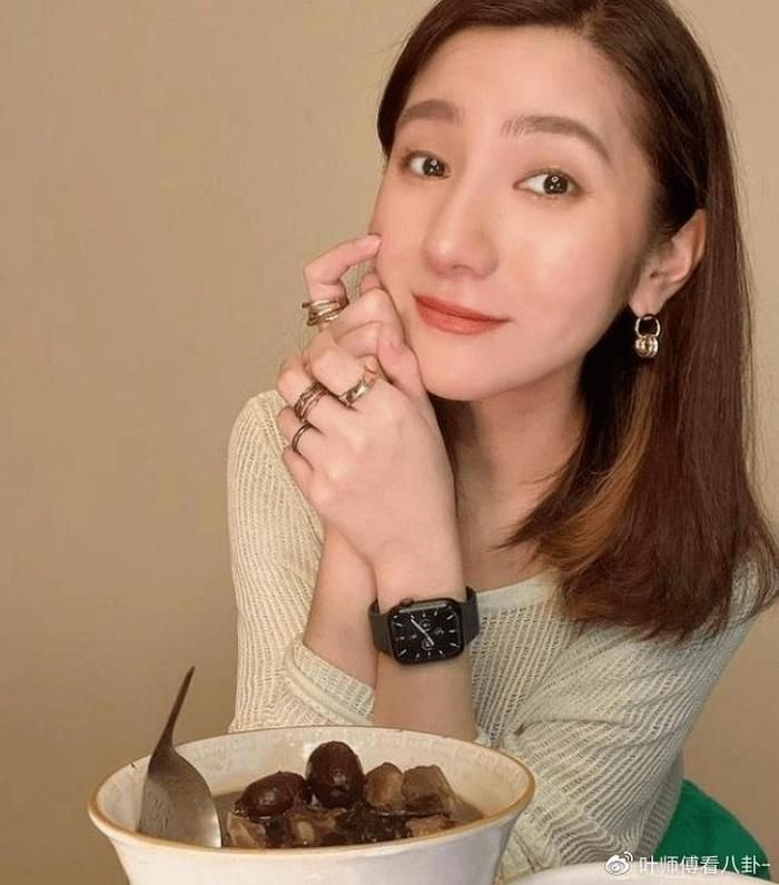 Trên Instagram, Holly sở hữu hơn 100 nghìn người theo dõi và nhận được tương tác mạnh mẽ từ cư dân mạng