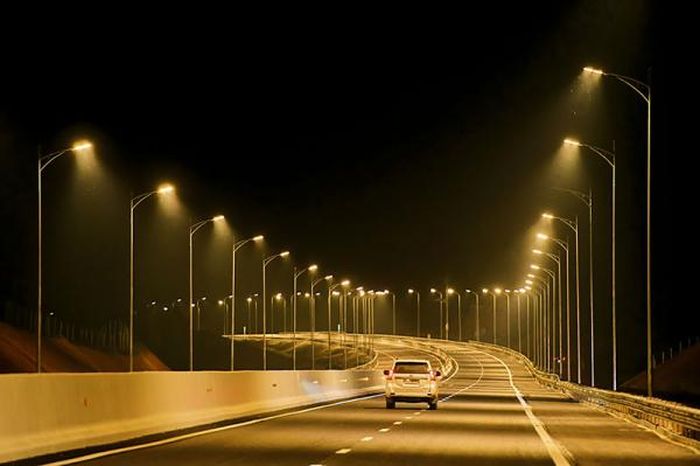 Hệ thống chiếu sáng hiện đại bậc nhất Việt Nam của cao tốc Vân Đồn - Móng Cái.