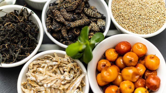  Cá Kapenta, sâu Mopane, kẹo bơ cứng, ớt Scotch Bonnet tạo hương vị kem có một không hai. 