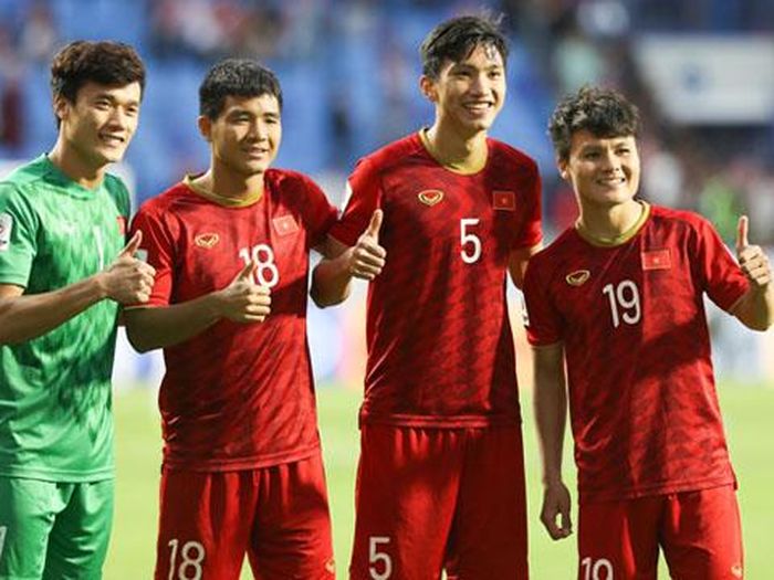 Những gì đã xảy ra với Văn Hậu là bài học mà HLV Park và Quang Hải nên nhìn vào để rút kinh nghiệm