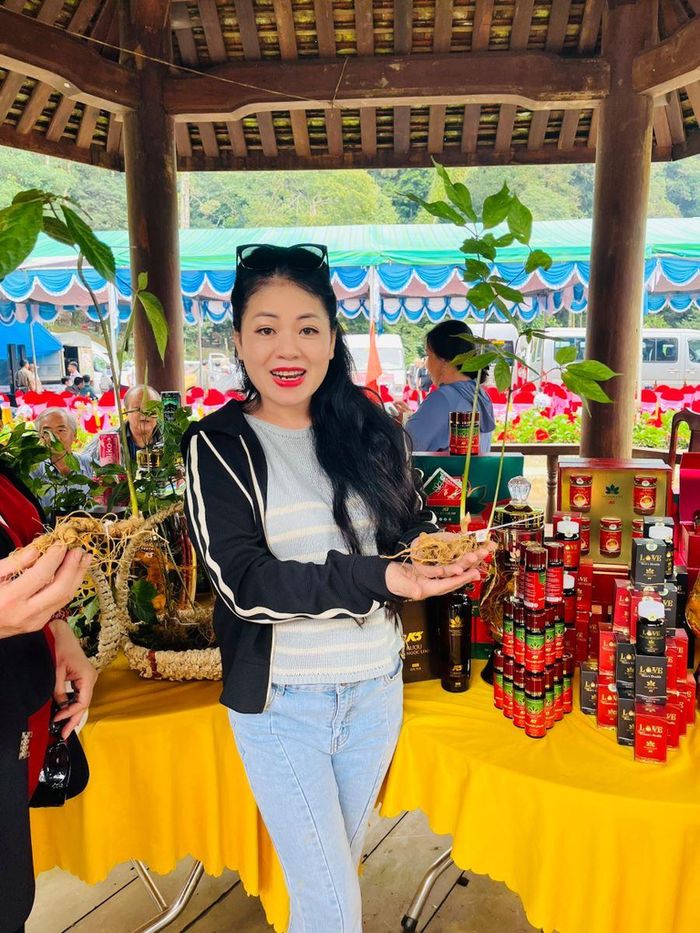 Ca sĩ Anh Thơ 