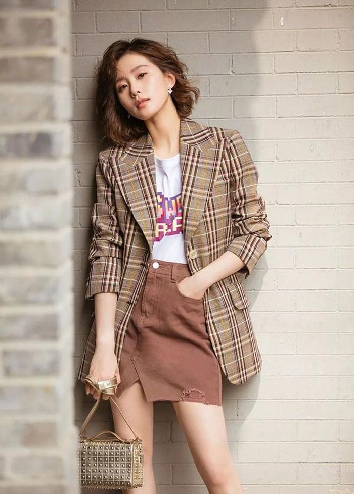 Tuy đây không phải là công thức phối áo blazer mới mẻ nhưng dễ áp dụng và ai mặc lên cũng dễ đẹp.
