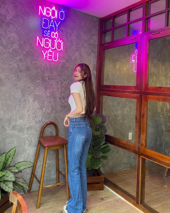 ... đúng với độ tuổi của cô