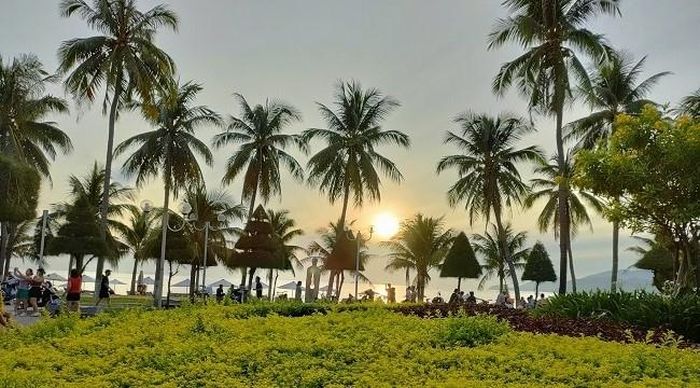 Ninh Thuận ưu tiên đầu tư kết cấu hạ tầng kỹ thuật các khu du lịch trọng điểm và các vùng có tiềm năng phát triển du lịch biển, nhất là các khu vực Bình Tiên – Vĩnh Hy, Bình Sơn – Ninh Chữ, Hòn Đỏ, Đầm Nại, Mũi Dinh – Cà Ná để sớm hình thành các khu du lịch có đẳng cấp cao.