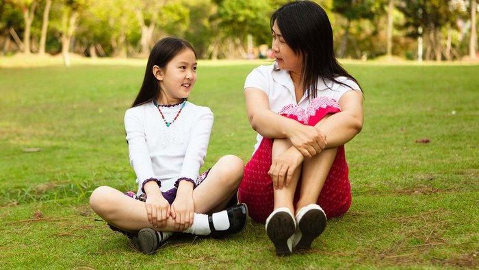 Ảnh minh họa: Ngay khi trẻ đã có thể nhận biết được sự khác biệt về giới tính, cha mẹ có thể bắt đầu dạy những kiến thức giáo dục giới tính phù hợp cho trẻ.