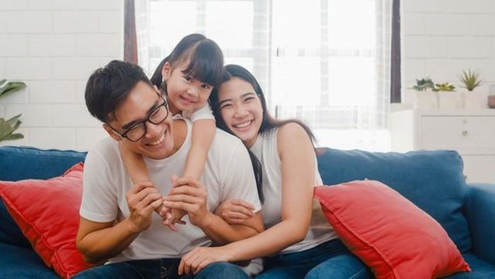 Giữ không khí gia đình hòa thuận, vui vẻ tạo môi trường phát triển tốt nhất cho con