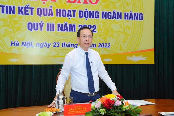 Phó Thống đốc NHNN Đào Minh Tú thông tin tại họp báo