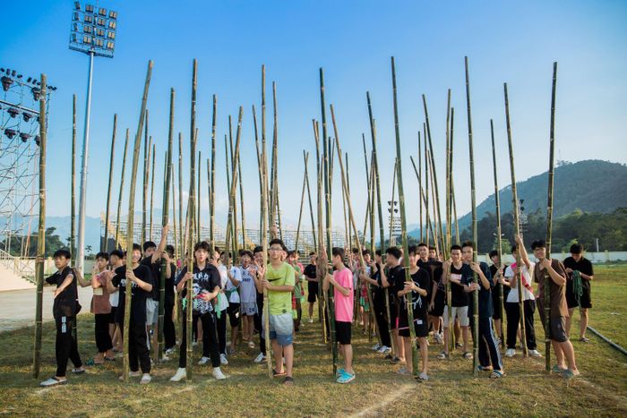 Dù lịch trình tập luyện căng thẳng nhưng các em học sinh luôn vui vẻ, hào hứng