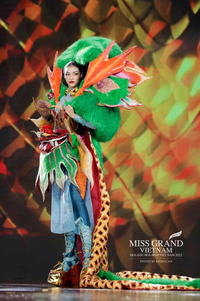 Đa số thí sinh trong top 50 Miss Grand Vietnam hoàn thành phần trình diễn chỉn chu, tự tin catwalk.