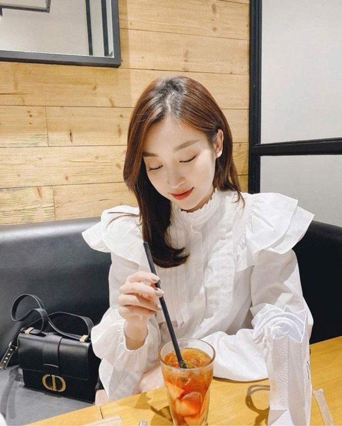 Mỹ Linh phù hợp với tông màu tóc nâu nhẹ.