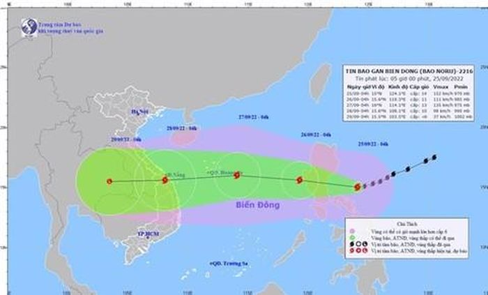 Dự báo hướng và thời gian di chuyển của cơn bão Noru. Ảnh: TTDBKTTVQG