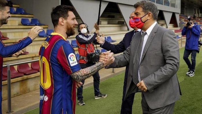 Chủ tịch Laporta mong muốn tái hợp với Messi ở sân Camp Nou. Ảnh: CGI.