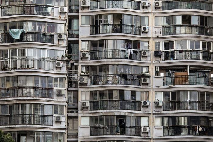 Khủng hoảng địa ốc đè nặng lên nền kinh tế thứ hai thế giới. Ảnh: Reuters.