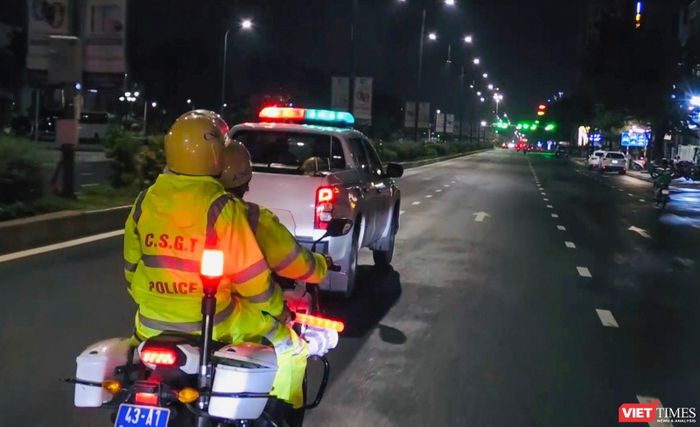 Tuần tra, hướng dẫn người dân tăng cường chẳng chống nhà cửa