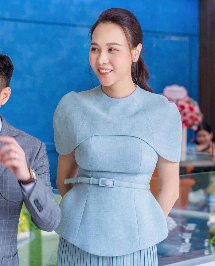 Bà xã Cường Đô La xuất hiện với ngoại hình xuất sắc sau sinh. 