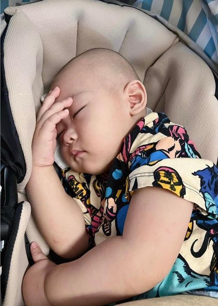 Con trai thứ ba của Quế Vân có nhiều khoảnh khắc dễ thương.