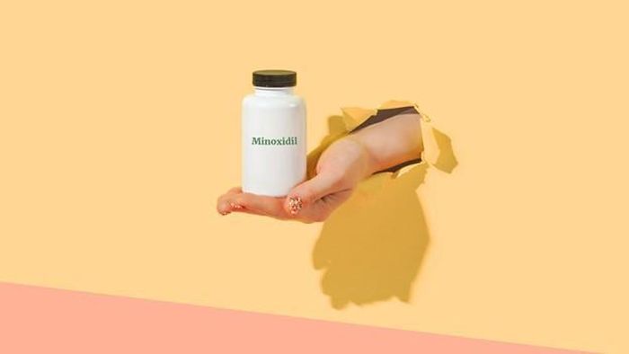 Việc sử dụng thuốc dạng viên minoxidil trị rụng tóc cần được chỉ định và hướng dẫn của bác sĩ chuyên khoa.