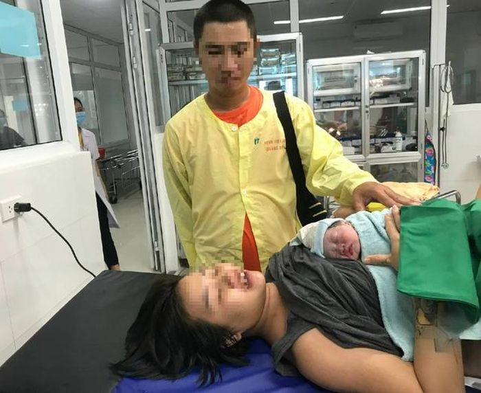 Gia đình sản phụ tràn ngập trong niềm hạnh phúc khi chào đón thành viên mới