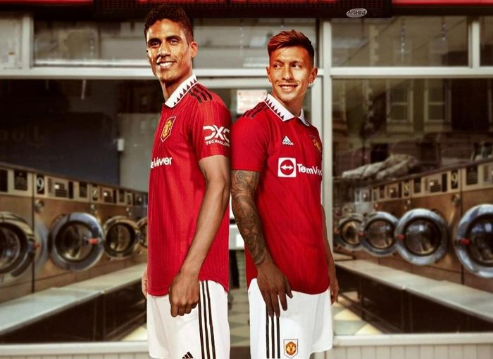  Varane và Martinez mang đến niềm tin cho người hâm mộ MU. Ảnh: Goal. 