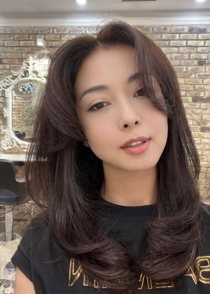 Jennifer Phạm trẻ đẹp với kiểu tóc mới.