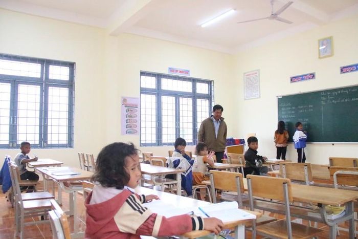 Chỉ có 7/25 học sinh lớp 4A3, Trường Tiểu học xã Đăk Hà đến trường.