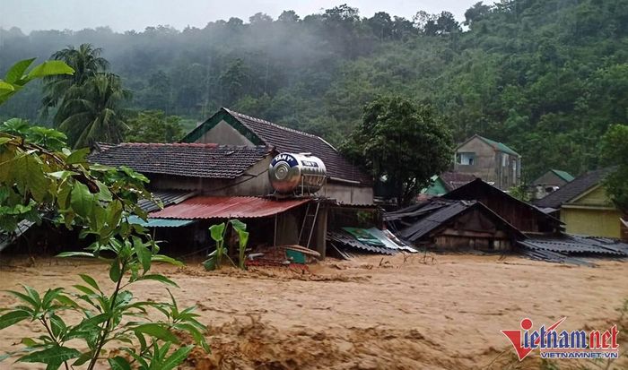 Nhiều nhà dân và tài sản bị phá hỏng - Ảnh: CTV