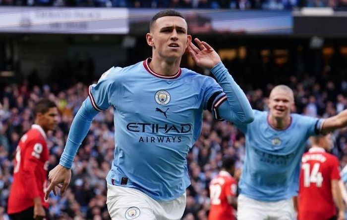 Foden mở màn cho chiến thắng hủy diệt của Man City trước Man United.
