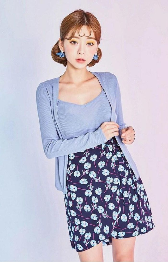 Đây là kiểu áo kinh điển mà bất kỳ cô gái nào cũng nên sở hữu.