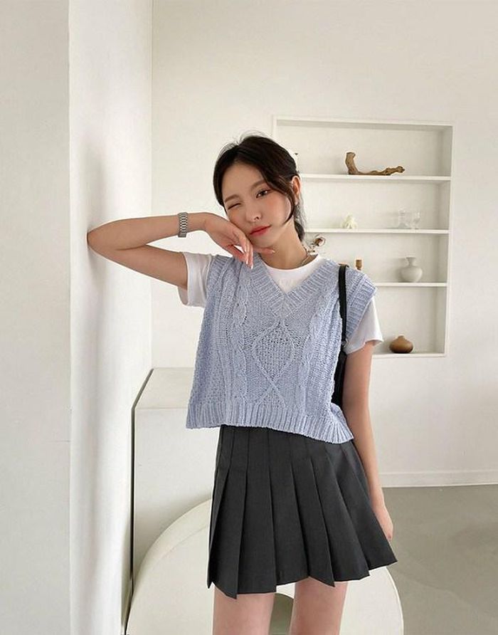 Kiểu áo này có thể mix với nhiều trang phục khác nhau để tạo thành một set đồ bắt mắt.