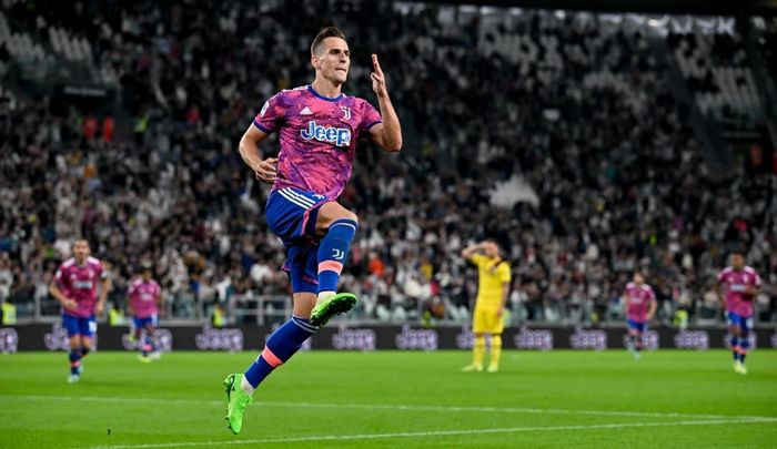  Milik chứng tỏ giá trị dù chỉ đến Juventus theo dạng cho mượn từ Marseille. Ảnh: Reuters. 
