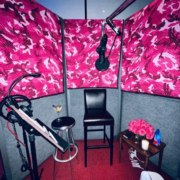 Bìa đơn giản của album “Born Pink”