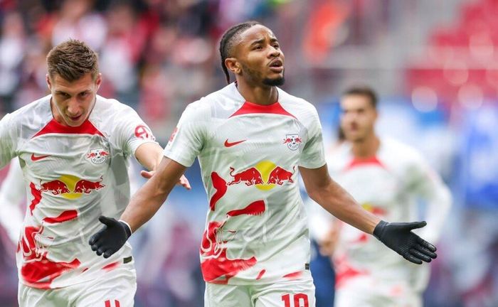 Nkunku sẽ gia nhập Chelsea hè năm sau