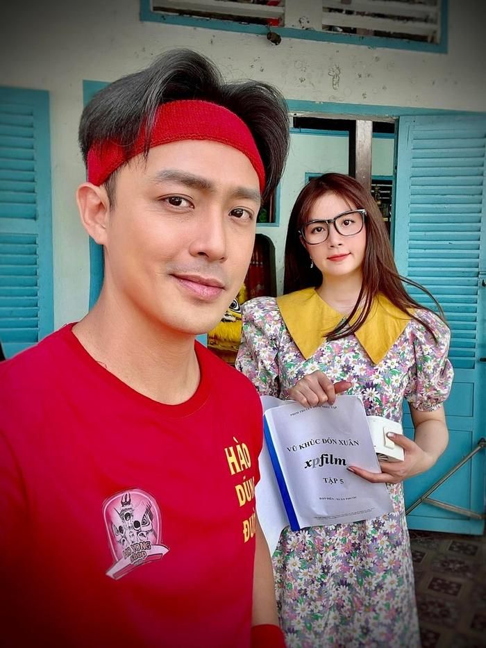 Kha Ly và chồng hỗ trợ nhau từ công việc đến cuộc sống