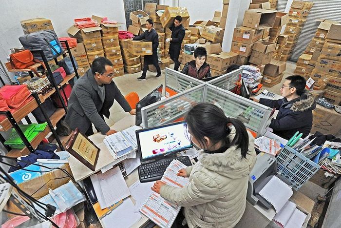 Những "ngôi làng Taobao" phất lên nhanh chóng nhờ nắm bắt thời cơ của ngành kinh doanh trực tuyến. Ảnh: CGTN.