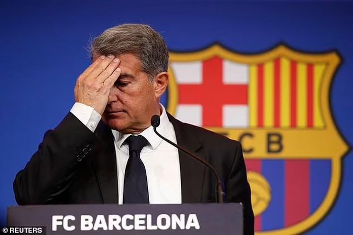 Messi gia nhập PSG sau khi chủ tịch Barcelona, Joan Laporta đưa ra một tuyên bố nói rằng tiền đạo số 10 sẽ rời đi do các hạn chế tài chính được đặt ra bởi LaLiga. Ảnh: Reuters