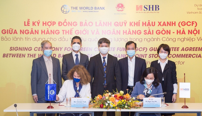  WB và SHB ký hợp đồng bảo lãnh Quỹ Khí hậu Xanh trong khuôn khổ Dự án Thúc đẩy tiết kiệm năng lượng trong các ngành Công nghiệp Việt Nam. 