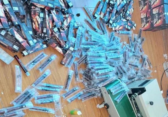 Hàng ngàn vape lậu bị Công an TP Hà Nội thu giữ.