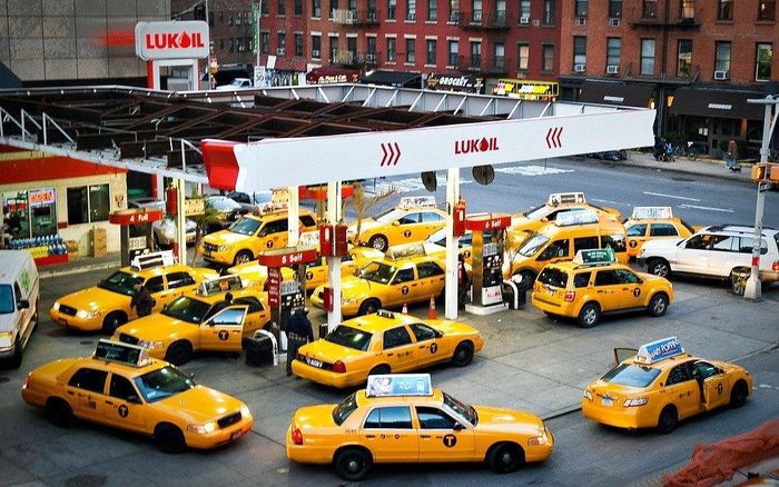  Quang cảnh đông đúc tại một trạm xăng ở thành phố New York. Ảnh: photopin. 