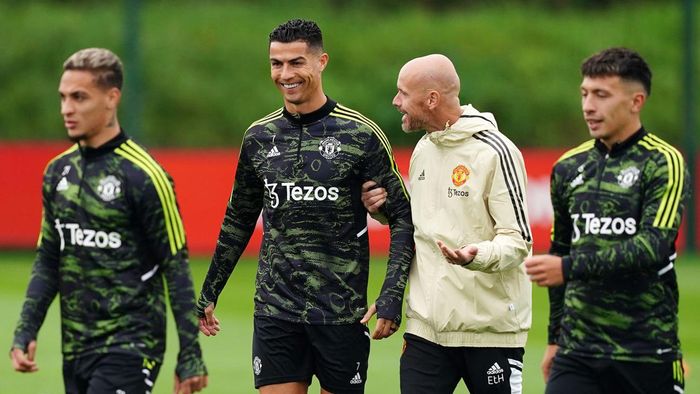 Ronaldo vui vẻ trong buổi tập trước trận gặp Omonia Nicosia
