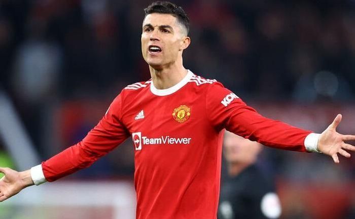 C. Ronaldo nhận được sự quan tâm của Galatasaray và Chelsea.