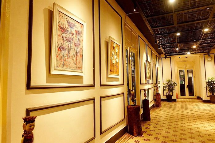 Không gian trưng bày các bức tranh thuộc chủ đề "Vùng thơ" của Hứa Vĩ Văn
