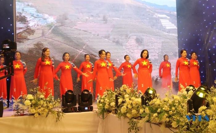 Khiêu vũ thể thao của các nữ doanh nhân Thanh Hóa.