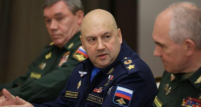 Trong một diễn biến liên quan, Bộ Quốc phòng Nga hôm nay thông báo, Bộ trưởng Sergei Shoigu đã bổ nhiệm tướng Sergey Surovikin làm chỉ huy mới cho chiến dịch quân sự đặc biệt tại Ukraine.
