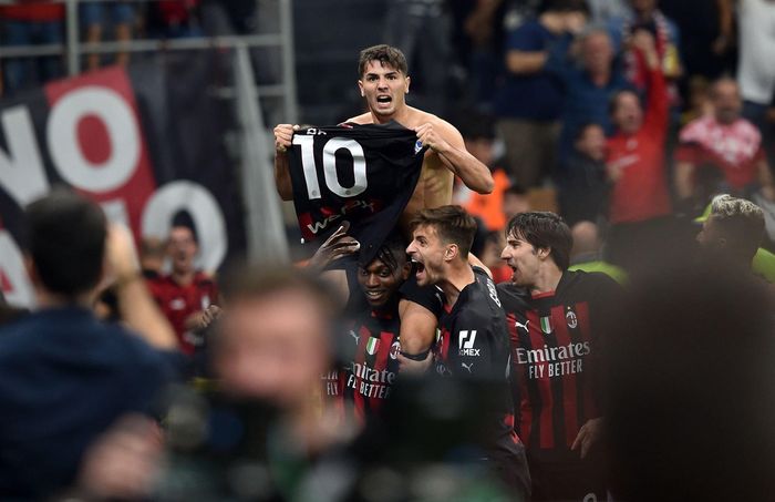 Milan giành 3 điểm quan trọng để tiếp tục bám đuổi ngôi đầu Serie A. Lúc này, Diaz và các đồng đội cân bằng cùng có 20 điểm như đội đầu bảng Napoli nhưng chơi nhiều hơn một trận (9 so với 8). Nửa đỏ thành Milan đã lấy lại tinh thần sau thất bại trước Chelsea ở Champions League. 