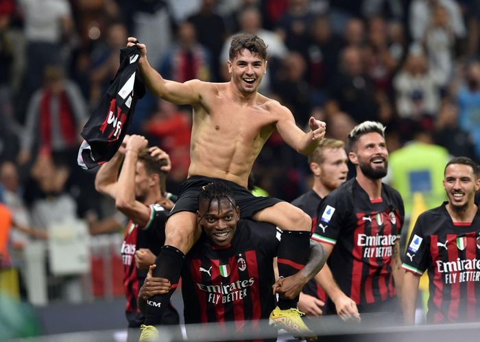  Pha lập công của Diaz mang tính bước ngoặt cho trận tâm điểm giữa Milan và Juventus. Fikayo Tomori ghi bàn mở tỷ số cho Milan ở phút 45+1. Sang hiệp 2, Juventus đẩy cao đội hình và dồn ép được Milan. Nhưng sau pha solo của Diaz, cách biệt nới rộng và tinh thần của cầu thủ đội khách bị ảnh hưởng nặng nề. 