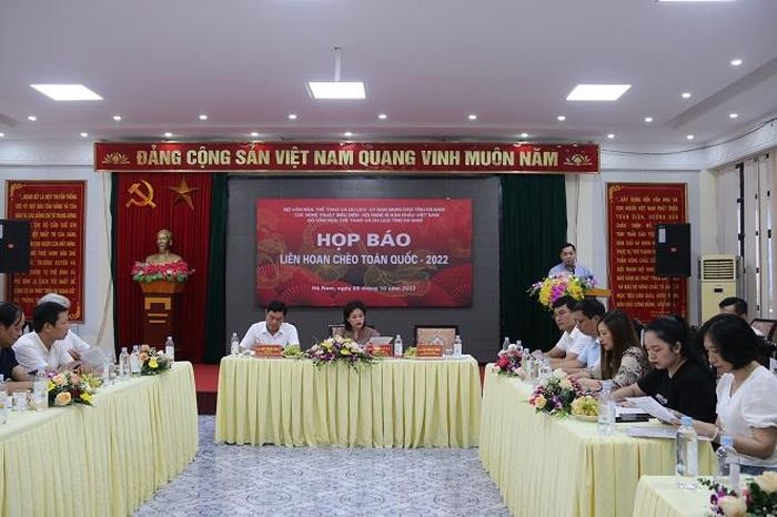 Quang cảnh buổi họp báo