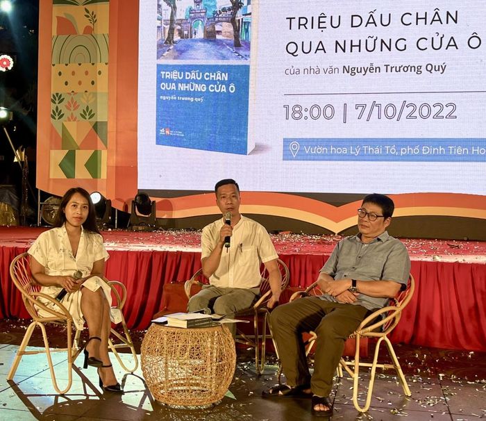 Ra mắt “Triệu dấu chân qua những cửa ô” tại Hà Nội