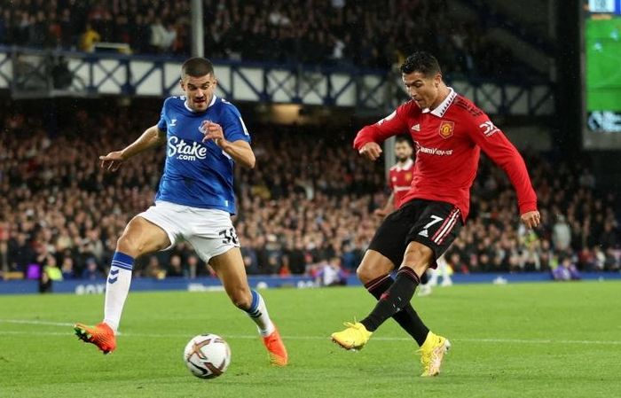 Ronaldo ghi bàn thứ 700 trong màu áo CLB. 