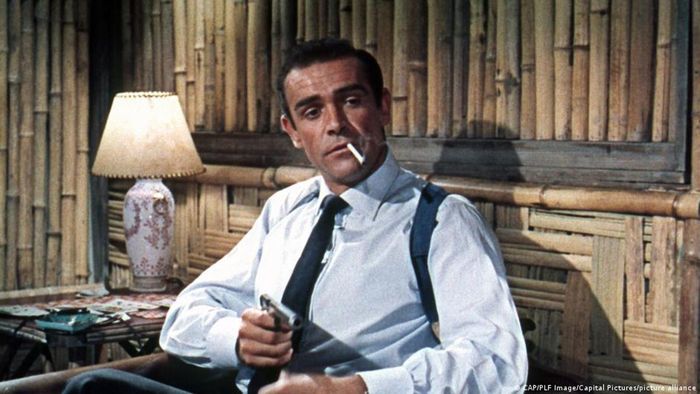 Sean Connery trong chân dung điệp viên Bond, phim “Dr. No”