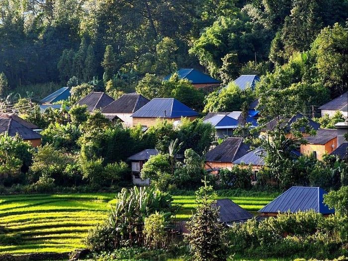 Bản làng ấm no trên vùng biên viễn.